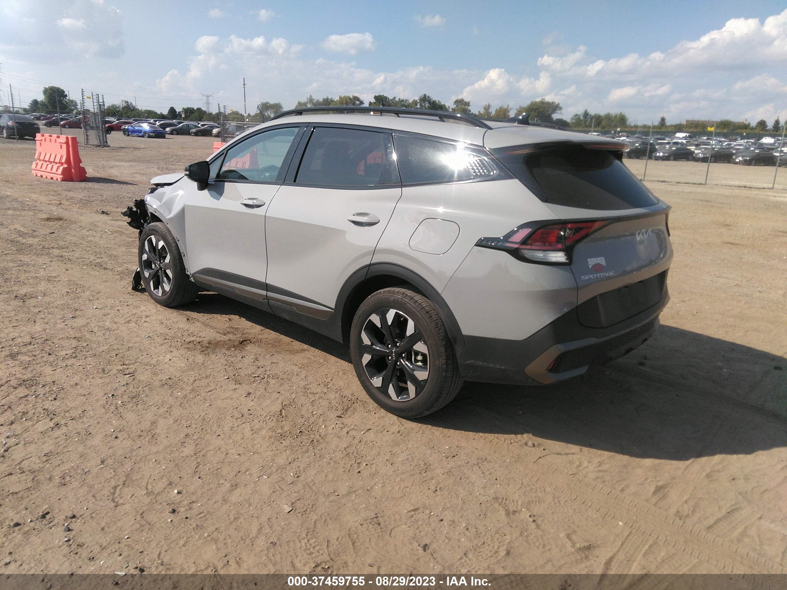 Photo 2 VIN: 5XYK6CAFXPG030137 - KIA SPORTAGE 