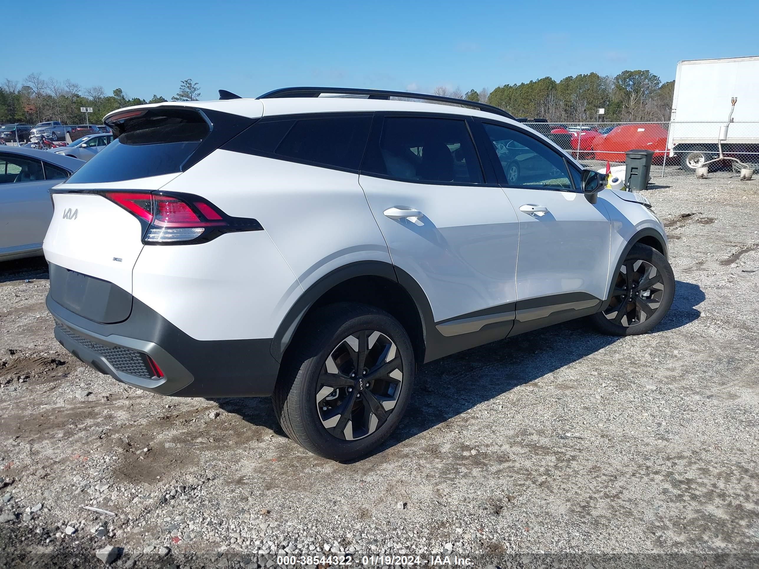 Photo 3 VIN: 5XYK6CDF1RG151573 - KIA SPORTAGE 