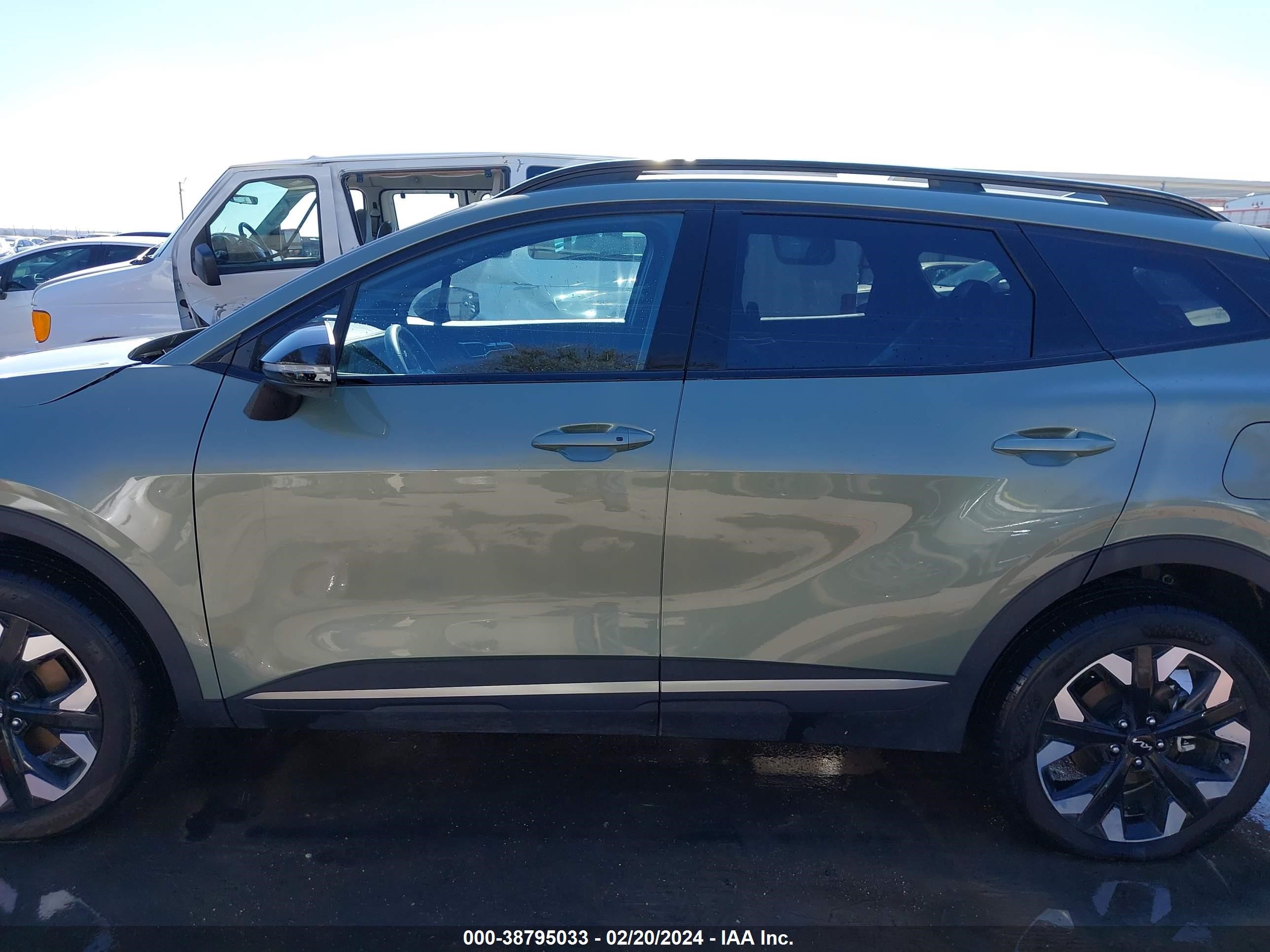 Photo 14 VIN: 5XYK6CDF7RG165882 - KIA SPORTAGE 