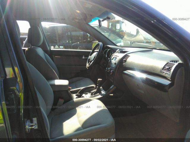 Photo 4 VIN: 5XYKT3A10BG006466 - KIA SORENTO 