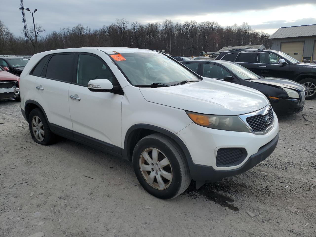 Photo 3 VIN: 5XYKT3A10BG018942 - KIA SORENTO 