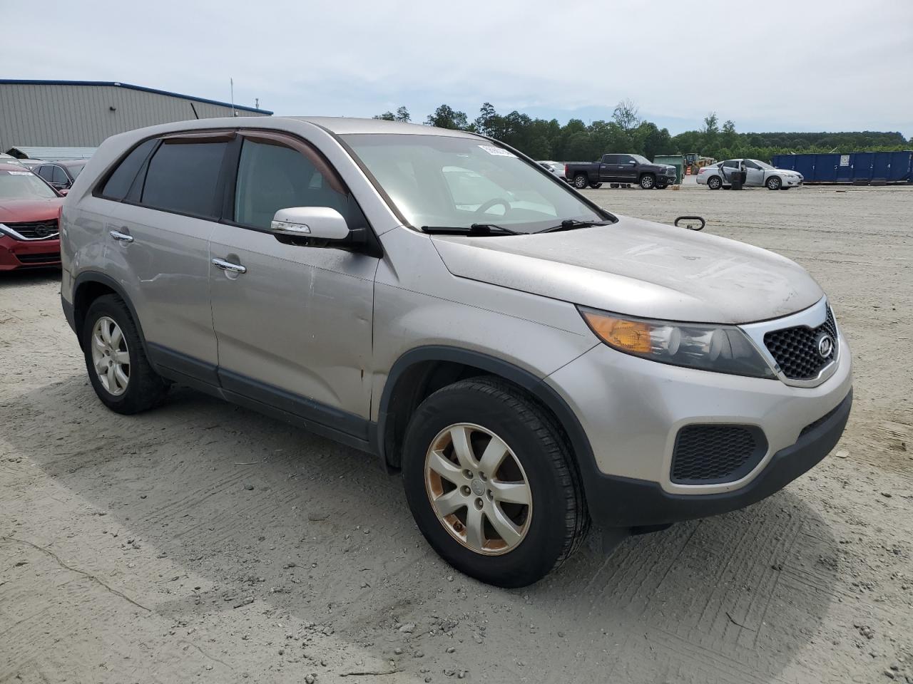 Photo 3 VIN: 5XYKT3A10DG347756 - KIA SORENTO 