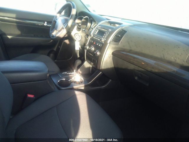 Photo 4 VIN: 5XYKT3A10DG358711 - KIA SORENTO 