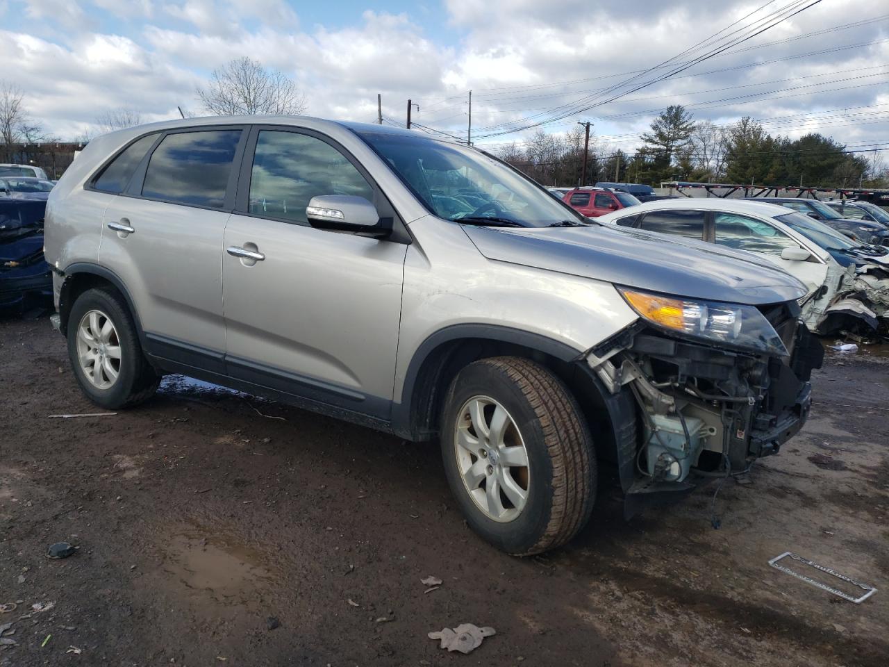 Photo 3 VIN: 5XYKT3A10DG416574 - KIA SORENTO 