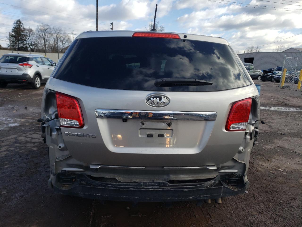 Photo 5 VIN: 5XYKT3A10DG416574 - KIA SORENTO 