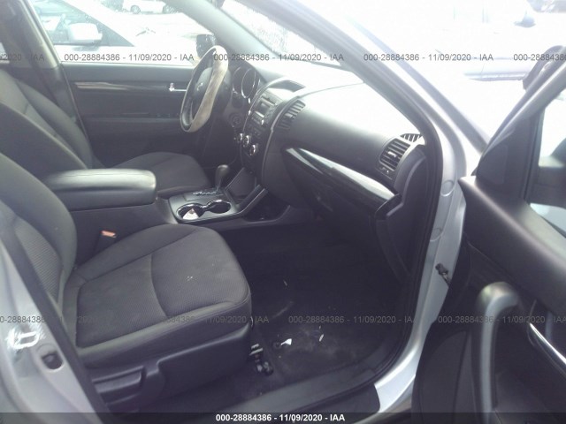 Photo 4 VIN: 5XYKT3A11BG040142 - KIA SORENTO 