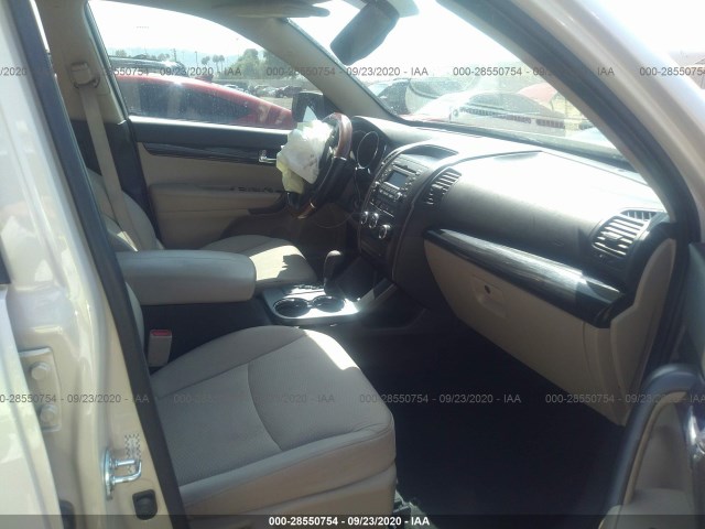 Photo 4 VIN: 5XYKT3A11BG051495 - KIA SORENTO 