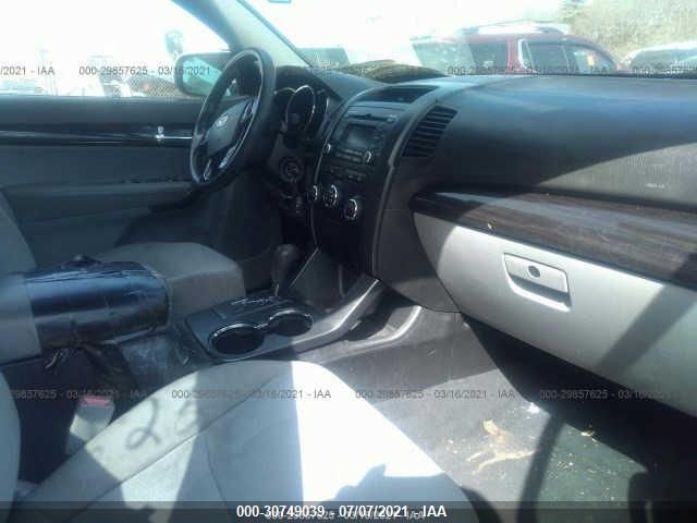 Photo 4 VIN: 5XYKT3A11BG086909 - KIA SORENTO 