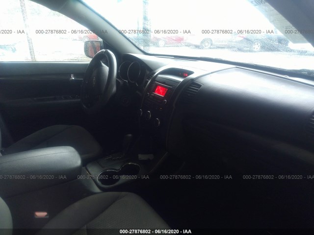 Photo 4 VIN: 5XYKT3A11BG117477 - KIA SORENTO 