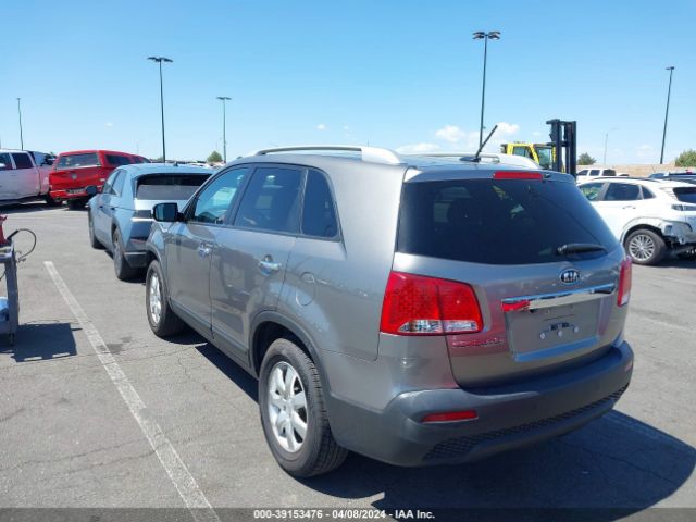 Photo 2 VIN: 5XYKT3A11BG157901 - KIA SORENTO 