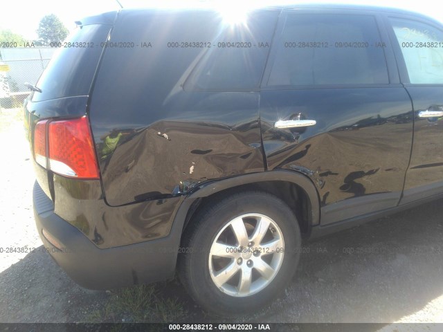 Photo 5 VIN: 5XYKT3A11CG238379 - KIA SORENTO 