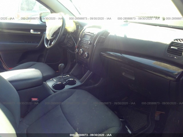 Photo 4 VIN: 5XYKT3A11CG261144 - KIA SORENTO 