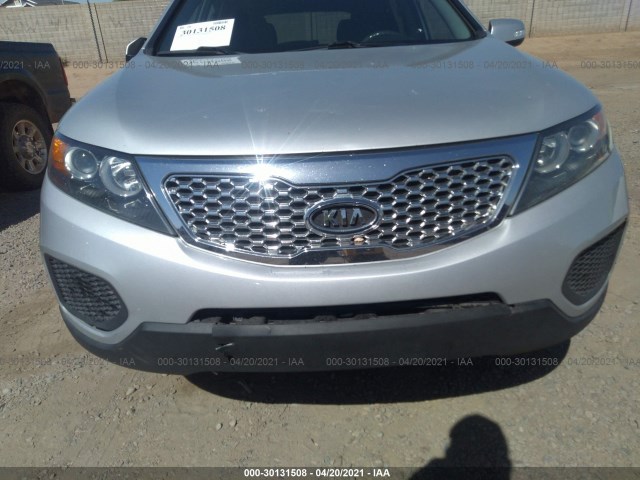 Photo 5 VIN: 5XYKT3A11CG277408 - KIA SORENTO 