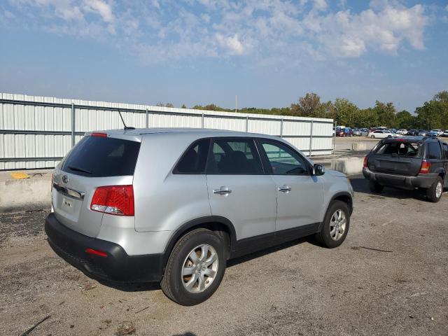 Photo 2 VIN: 5XYKT3A11DG398800 - KIA SORENTO LX 