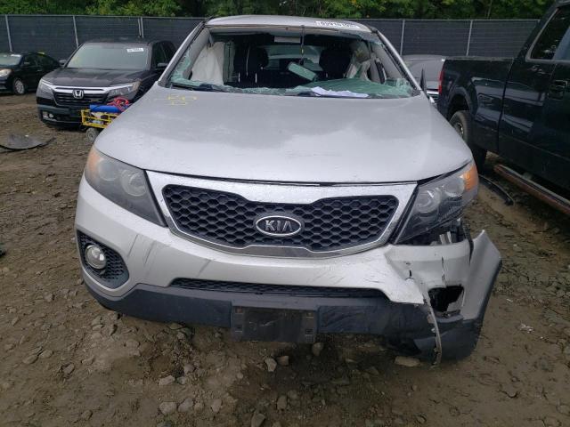 Photo 4 VIN: 5XYKT3A11DG413084 - KIA SORENTO LX 