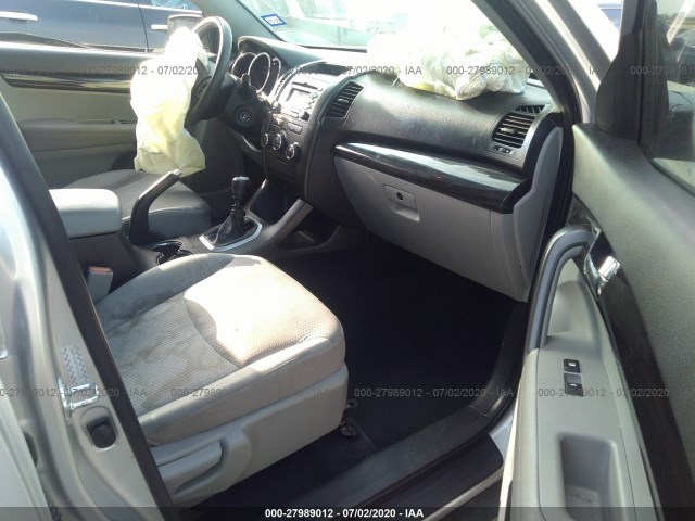 Photo 4 VIN: 5XYKT3A12BG016481 - KIA SORENTO 