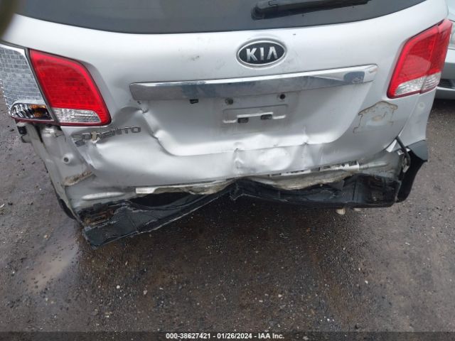 Photo 5 VIN: 5XYKT3A12BG094517 - KIA SORENTO 