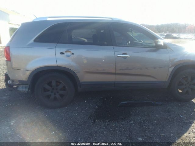 Photo 5 VIN: 5XYKT3A12BG126561 - KIA SORENTO 