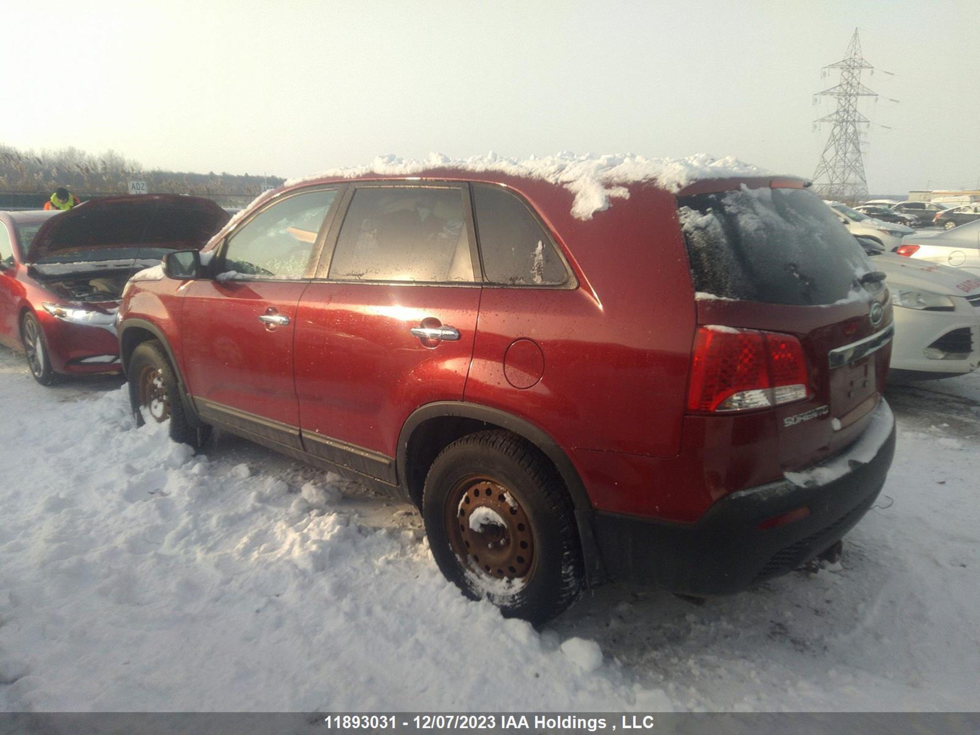 Photo 2 VIN: 5XYKT3A12BG184251 - KIA SORENTO 