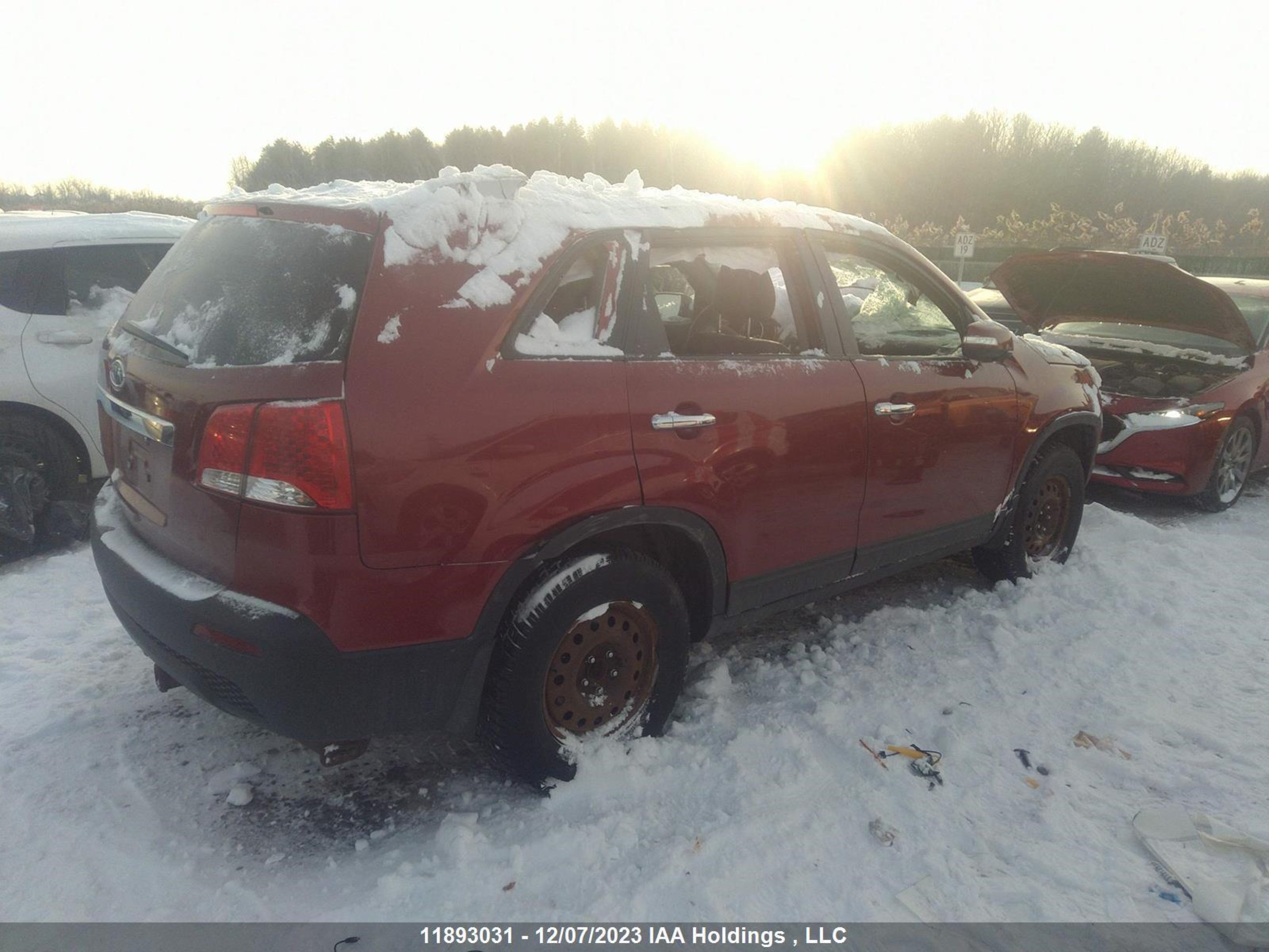 Photo 3 VIN: 5XYKT3A12BG184251 - KIA SORENTO 