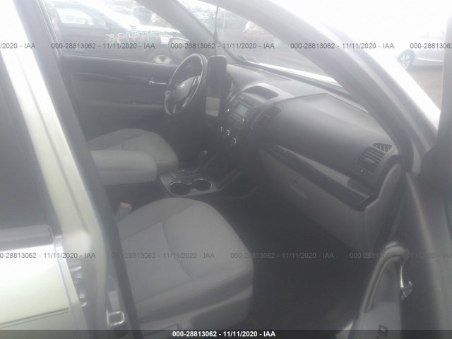 Photo 4 VIN: 5XYKT3A12BG185044 - KIA SORENTO 