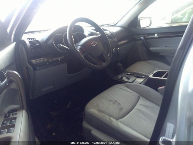 Photo 4 VIN: 5XYKT3A12CG202992 - KIA SORENTO 