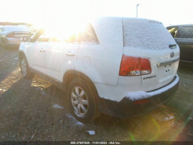 Photo 2 VIN: 5XYKT3A12CG238097 - KIA SORENTO 