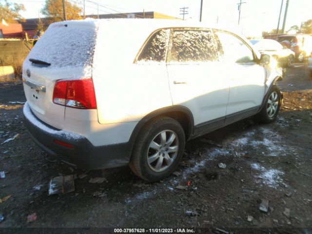 Photo 3 VIN: 5XYKT3A12CG238097 - KIA SORENTO 