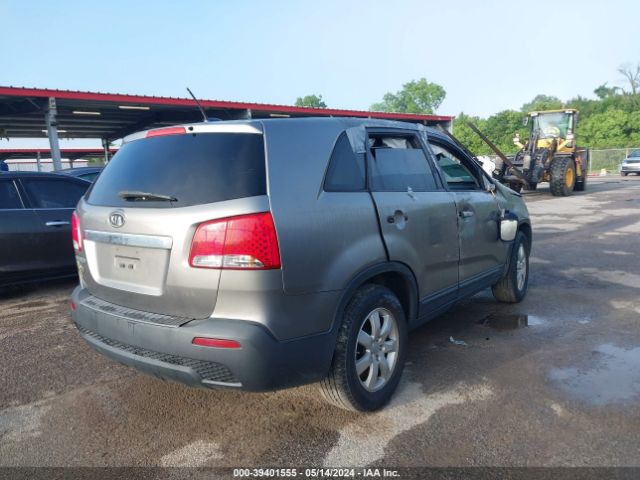 Photo 3 VIN: 5XYKT3A12CG273903 - KIA SORENTO 