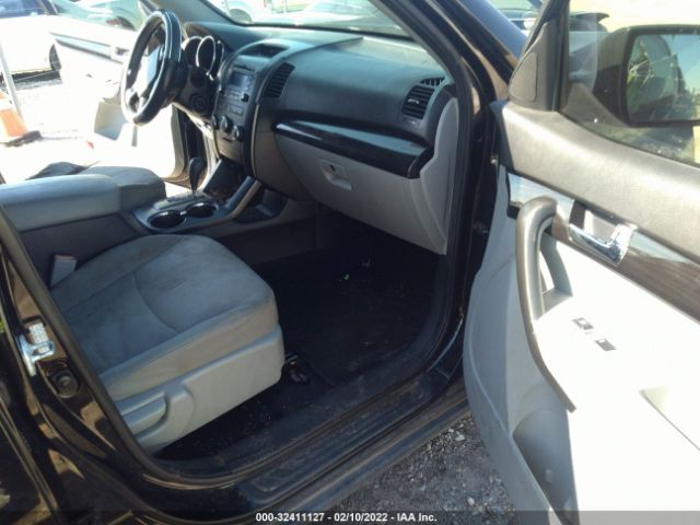 Photo 4 VIN: 5XYKT3A13BG014495 - KIA SORENTO 