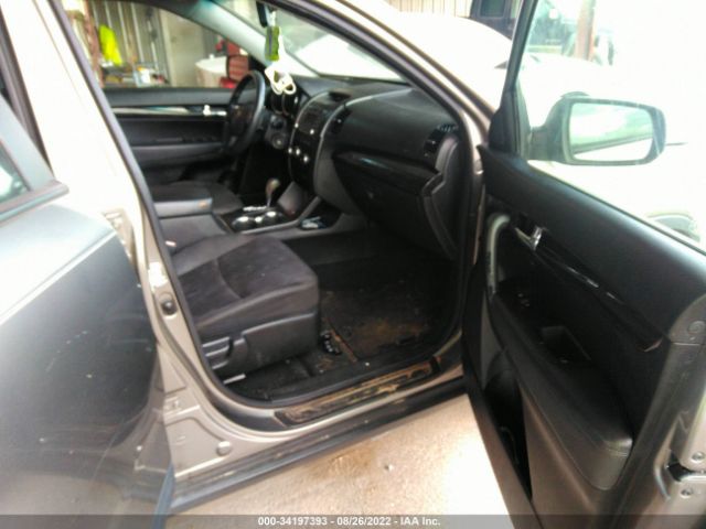 Photo 4 VIN: 5XYKT3A13BG079914 - KIA SORENTO 