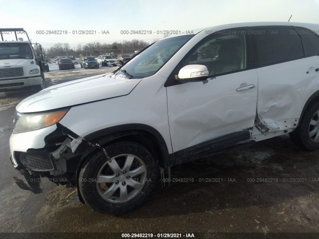 Photo 5 VIN: 5XYKT3A13BG094137 - KIA SORENTO 