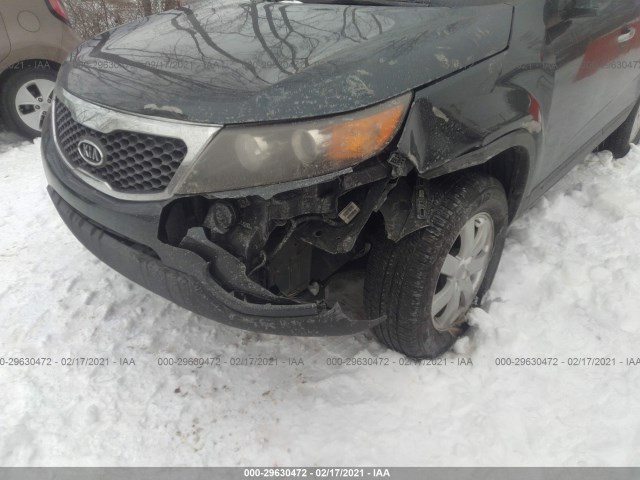 Photo 5 VIN: 5XYKT3A13BG131400 - KIA SORENTO 