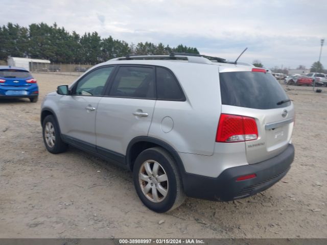 Photo 2 VIN: 5XYKT3A13BG181746 - KIA SORENTO 