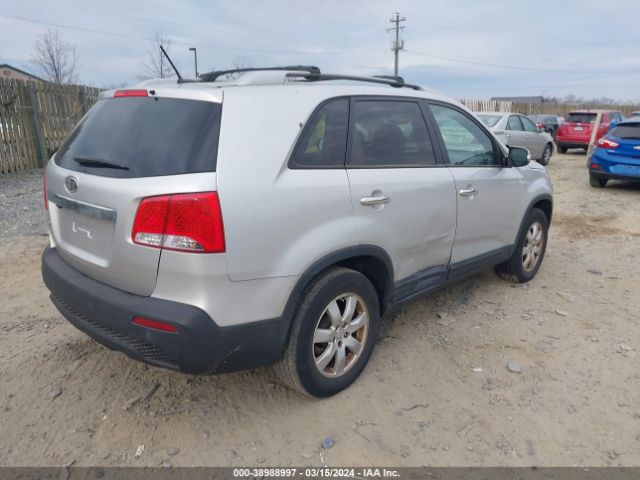 Photo 3 VIN: 5XYKT3A13BG181746 - KIA SORENTO 