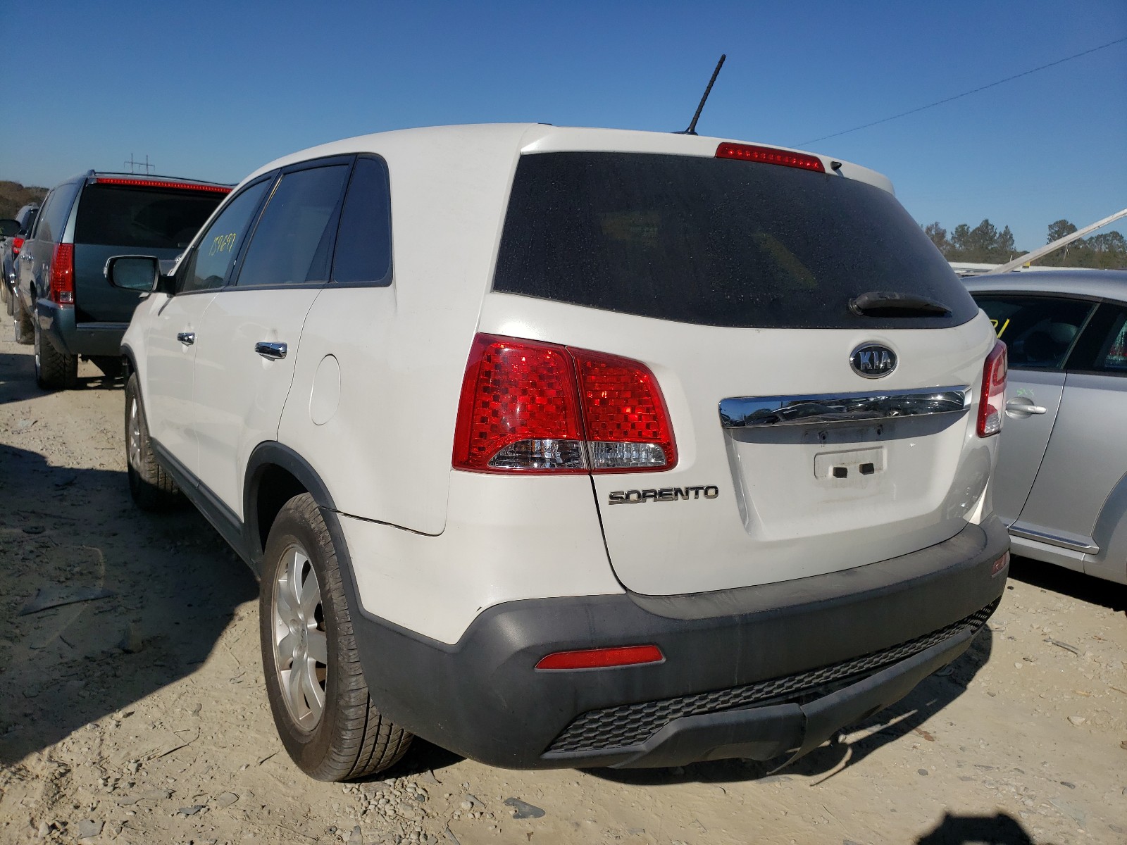 Photo 2 VIN: 5XYKT3A13CG217422 - KIA SORENTO BA 