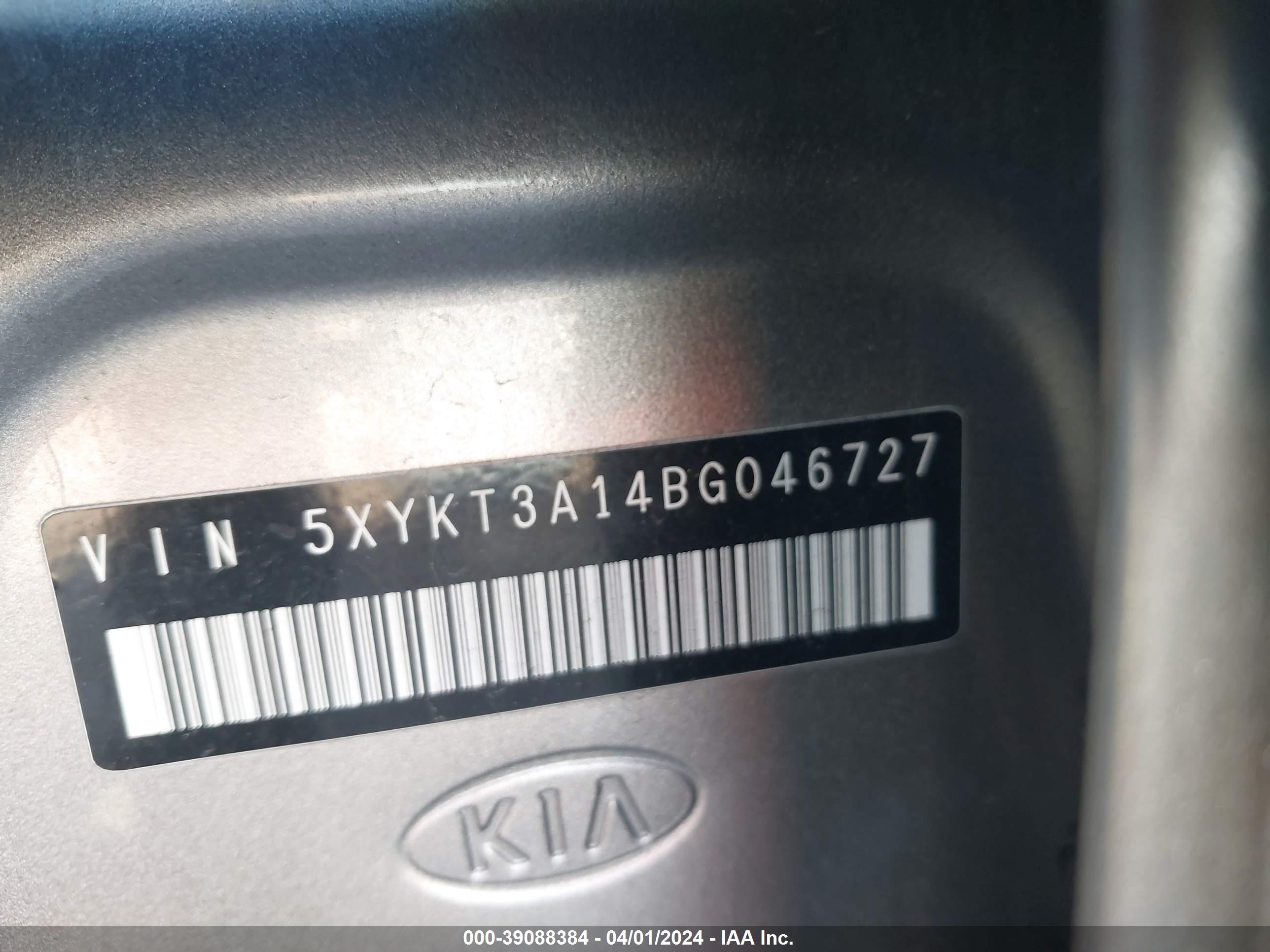 Photo 8 VIN: 5XYKT3A14BG046727 - KIA SORENTO 