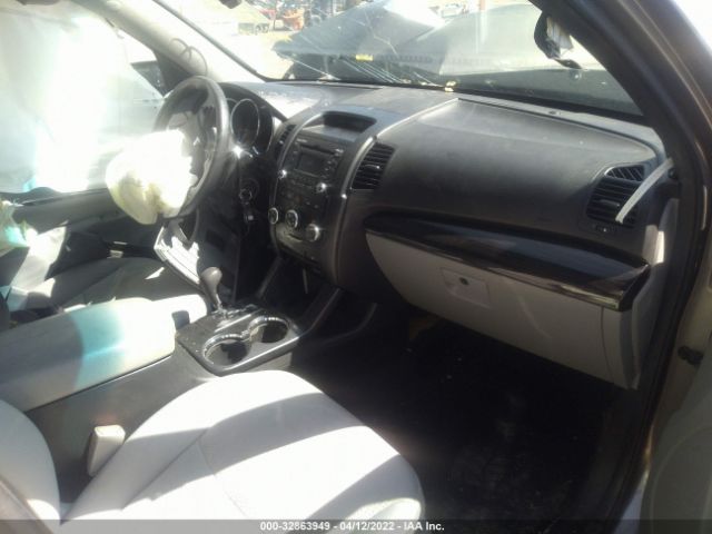 Photo 4 VIN: 5XYKT3A15BG023859 - KIA SORENTO 