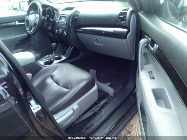 Photo 4 VIN: 5XYKT3A15BG024672 - KIA SORENTO 