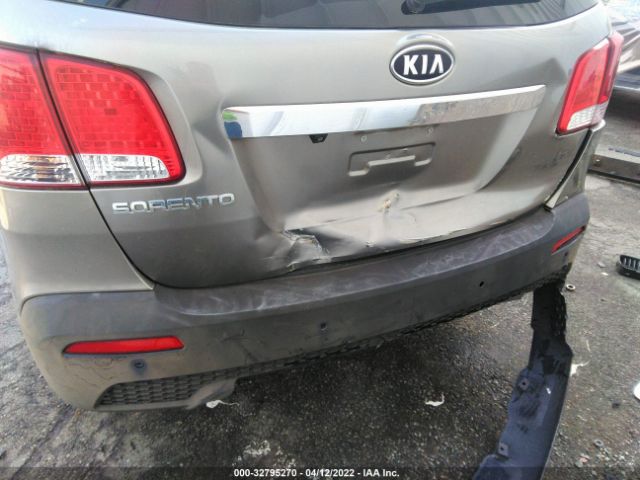 Photo 5 VIN: 5XYKT3A15BG058806 - KIA SORENTO 