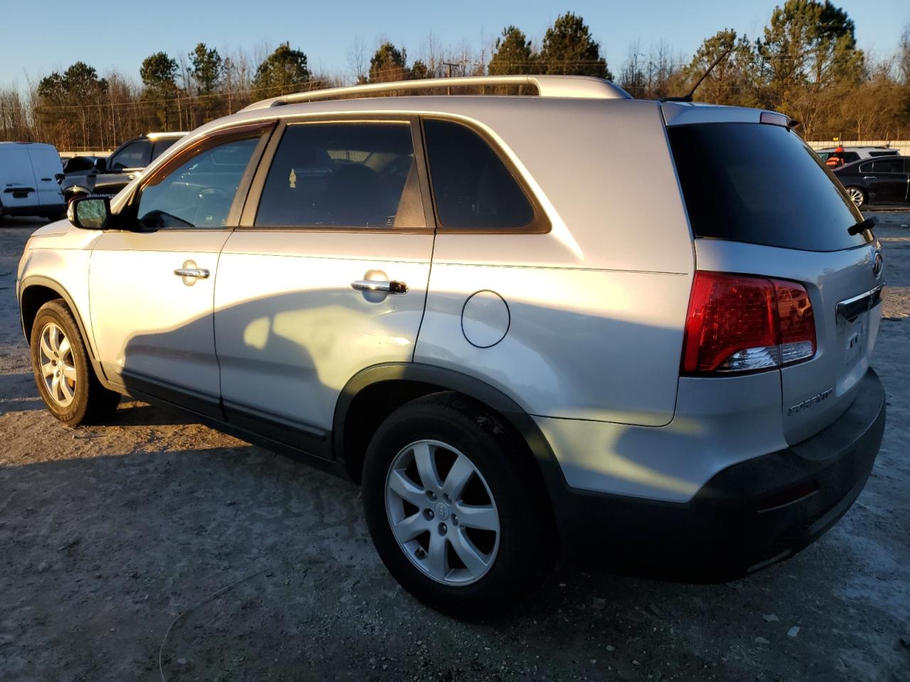 Photo 1 VIN: 5XYKT3A15BG107437 - KIA SORENTO 