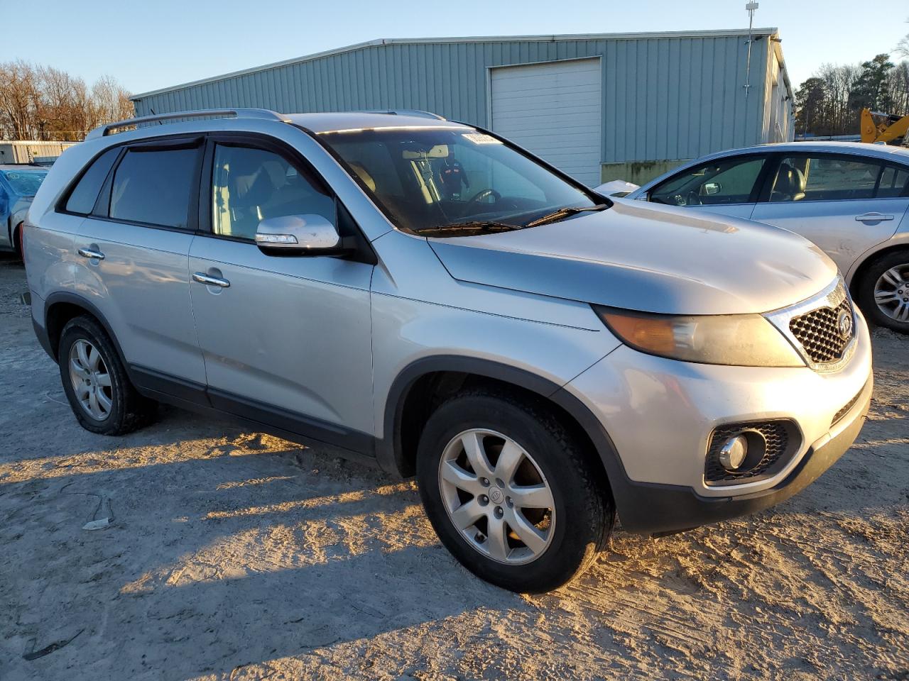 Photo 3 VIN: 5XYKT3A15BG107437 - KIA SORENTO 