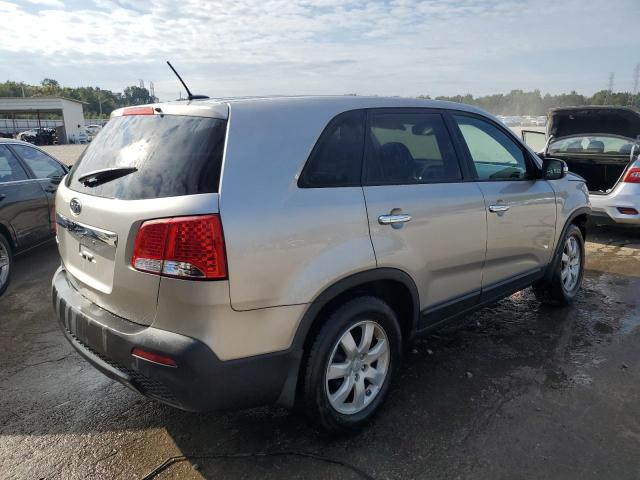 Photo 2 VIN: 5XYKT3A15DG348384 - KIA SORENTO LX 