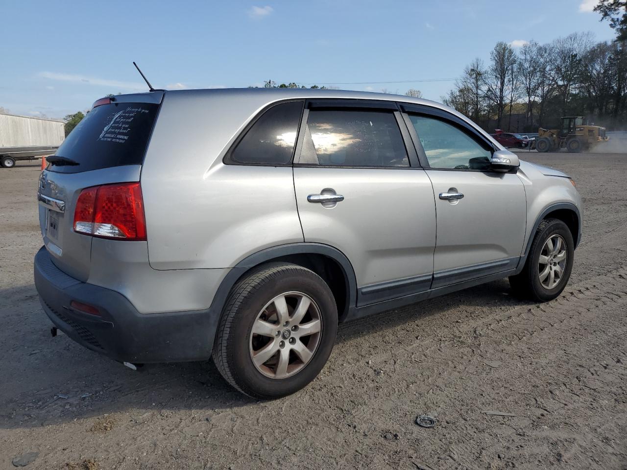 Photo 2 VIN: 5XYKT3A15DG385807 - KIA SORENTO 