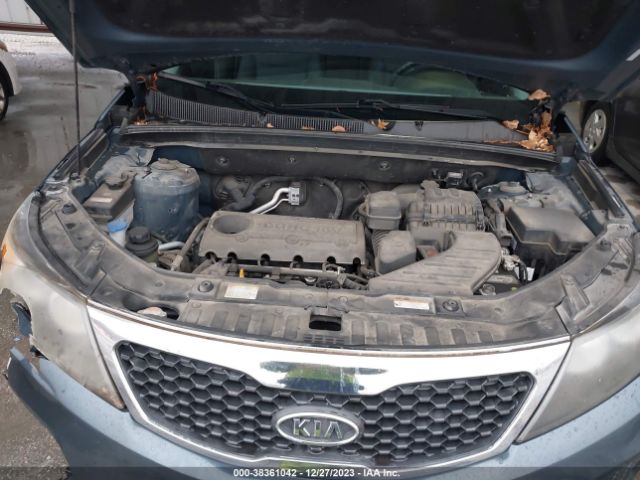 Photo 9 VIN: 5XYKT3A16BG007282 - KIA SORENTO 