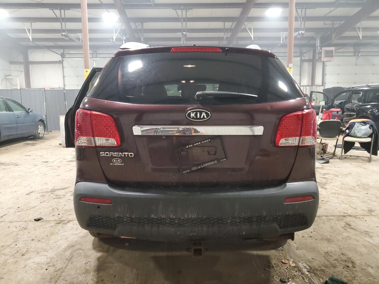 Photo 5 VIN: 5XYKT3A16BG063870 - KIA SORENTO 