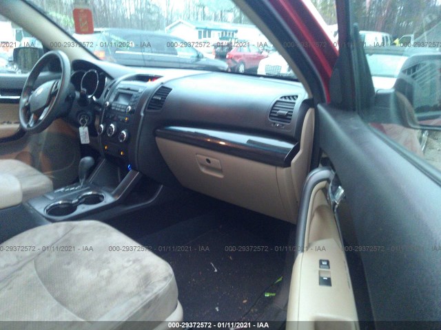 Photo 4 VIN: 5XYKT3A16BG087084 - KIA SORENTO 