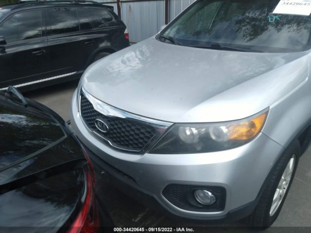 Photo 5 VIN: 5XYKT3A16BG094987 - KIA SORENTO 