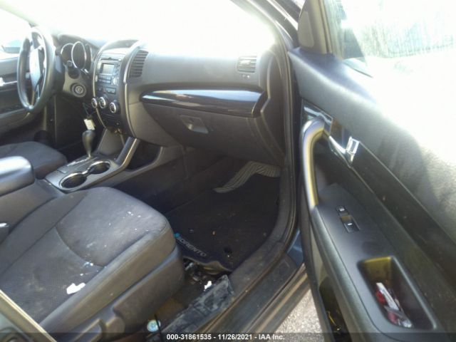 Photo 4 VIN: 5XYKT3A16BG154654 - KIA SORENTO 