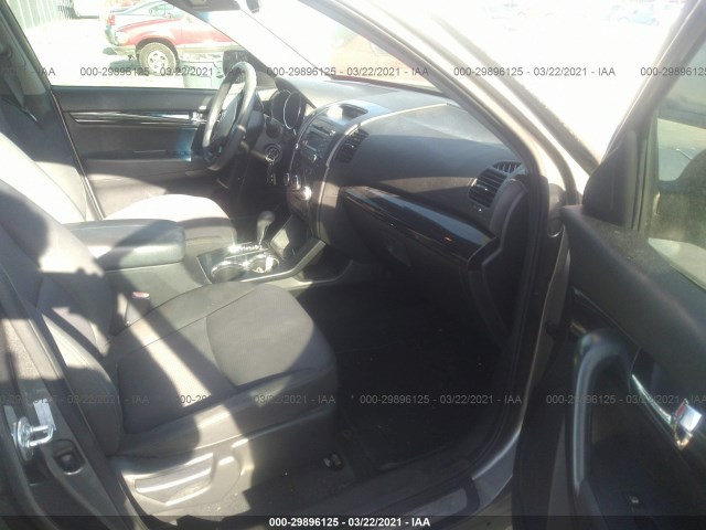 Photo 4 VIN: 5XYKT3A16BG162320 - KIA SORENTO 